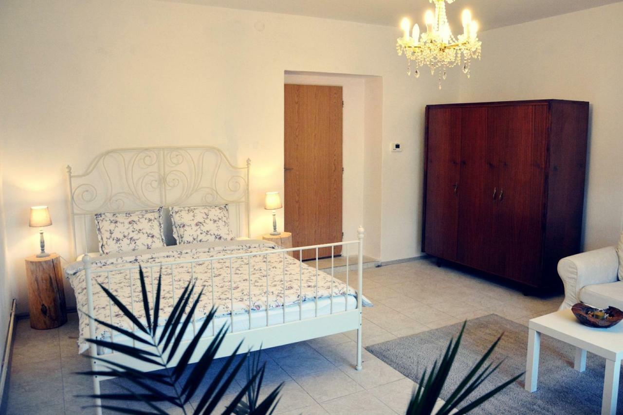 Apartment Pod Putimskou Branou *